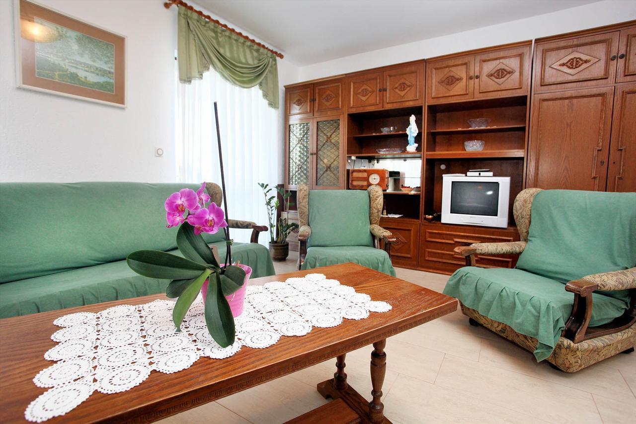 Apartments Patricia Баньоле Екстер'єр фото