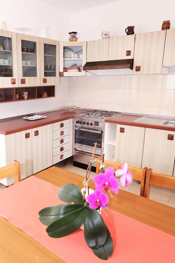 Apartments Patricia Баньоле Екстер'єр фото