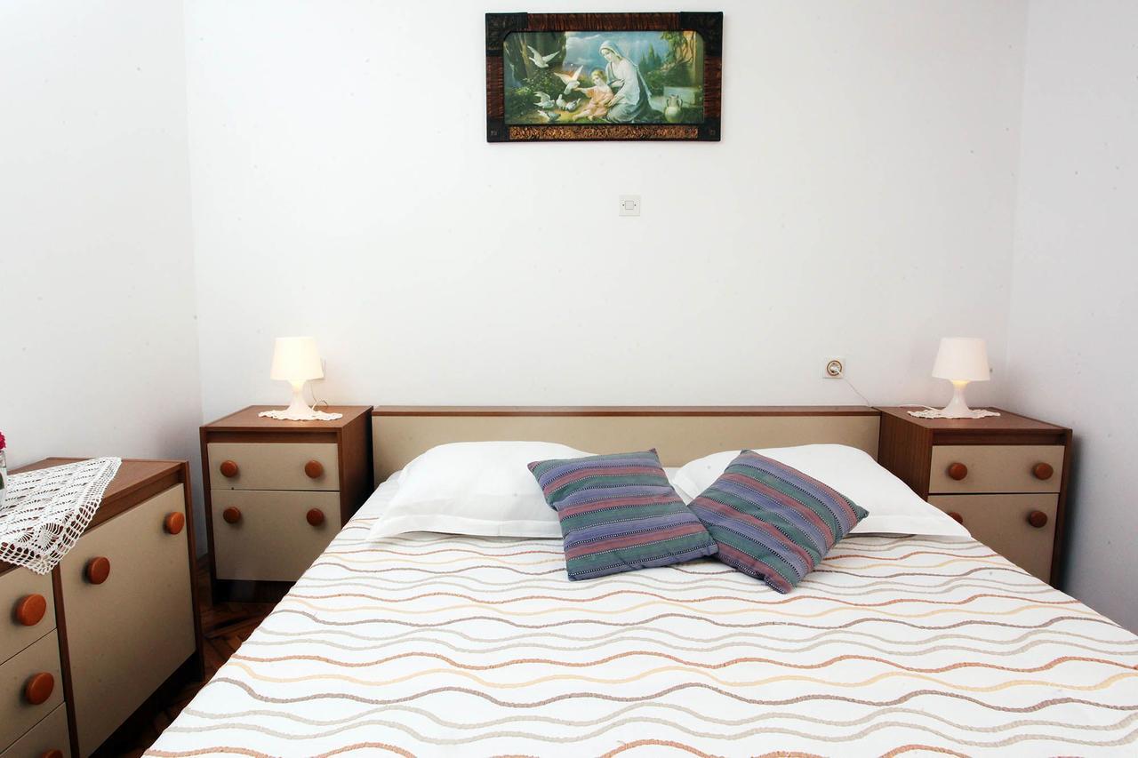 Apartments Patricia Баньоле Екстер'єр фото