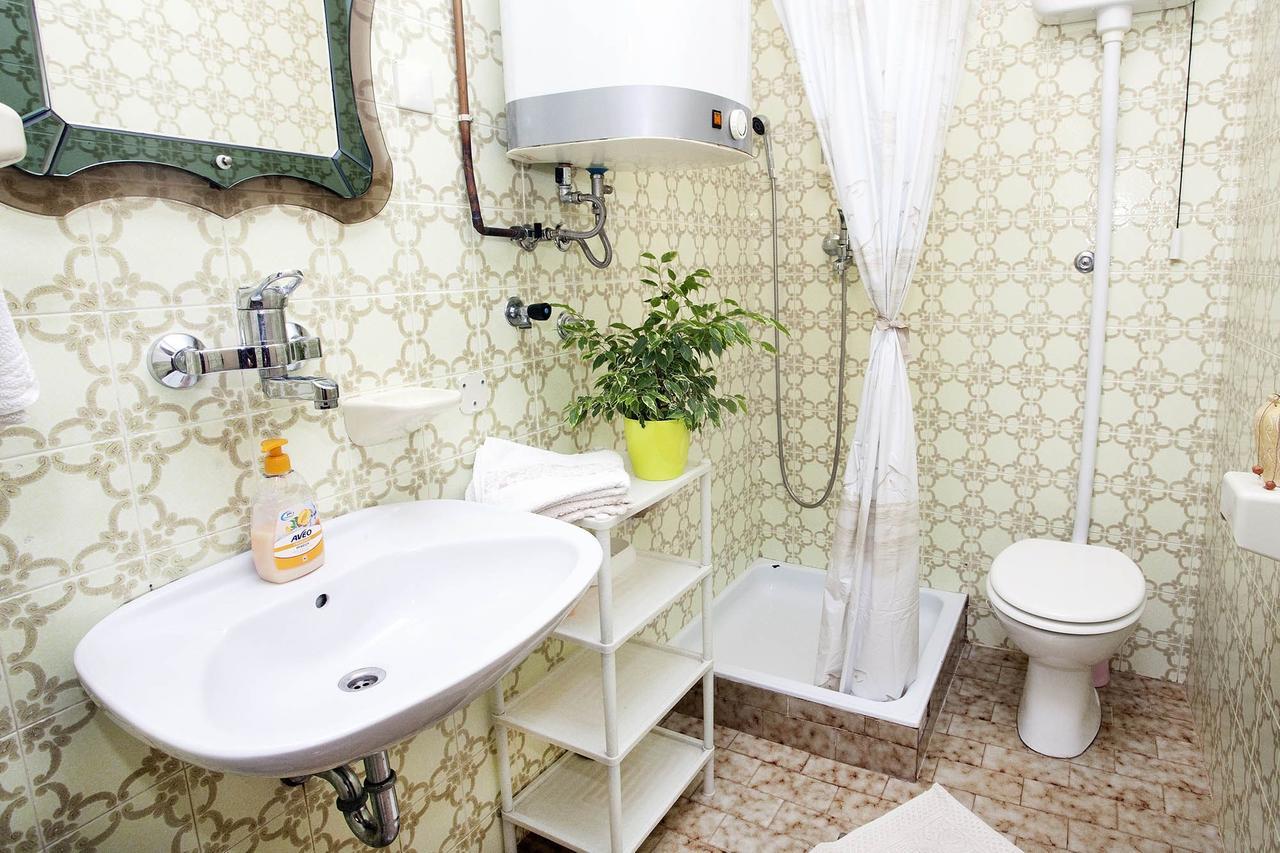 Apartments Patricia Баньоле Екстер'єр фото