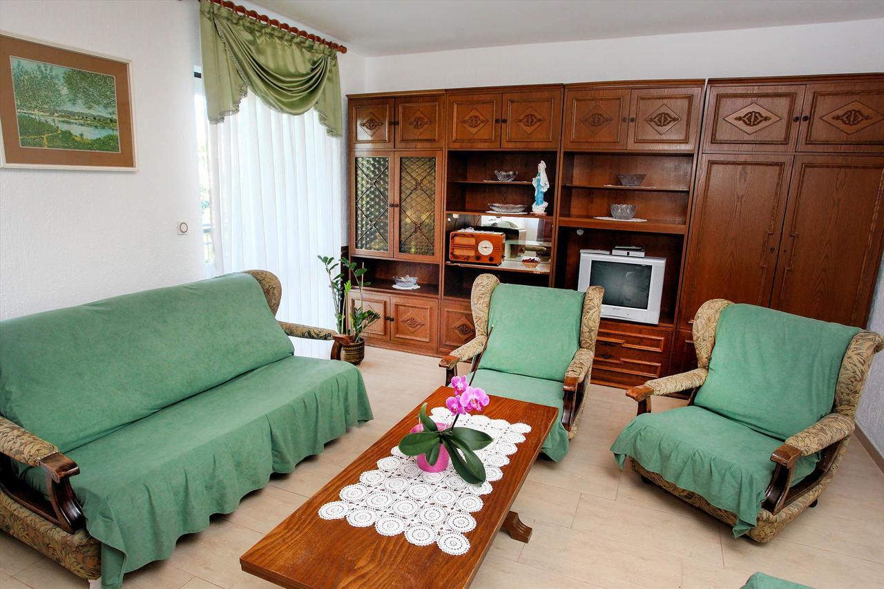 Apartments Patricia Баньоле Екстер'єр фото