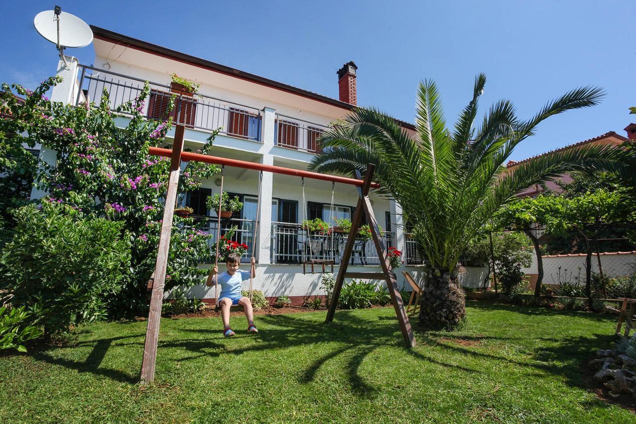 Apartments Patricia Баньоле Екстер'єр фото