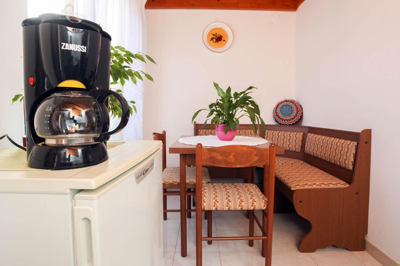 Apartments Patricia Баньоле Екстер'єр фото