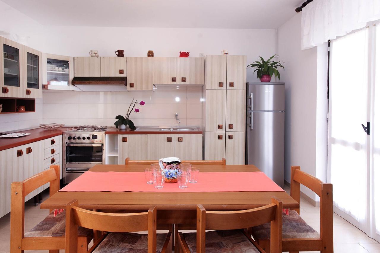 Apartments Patricia Баньоле Екстер'єр фото